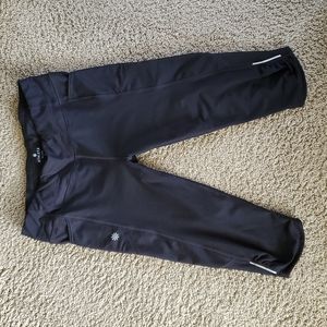 Athleta Knicker Shorts L Black